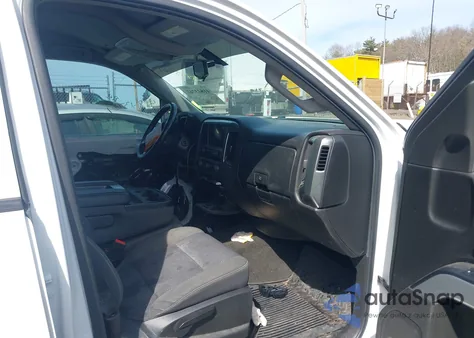 2018 Chevrolet Silverado 1500 2Lt from USA, damaged, VIN 3GCUKREC9JG394792